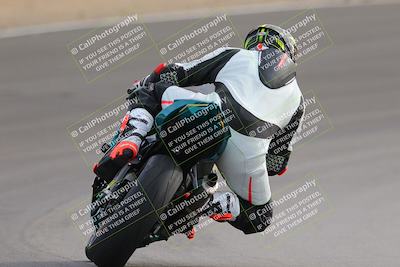 media/Dec-17-2022-SoCal Trackdays (Sat) [[224abd9271]]/Turn 10 Backside (120pm)/